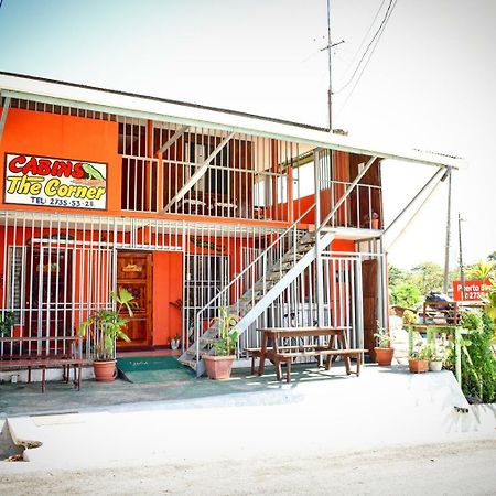 Cabinas The Corner Hotel Golfito Exterior photo